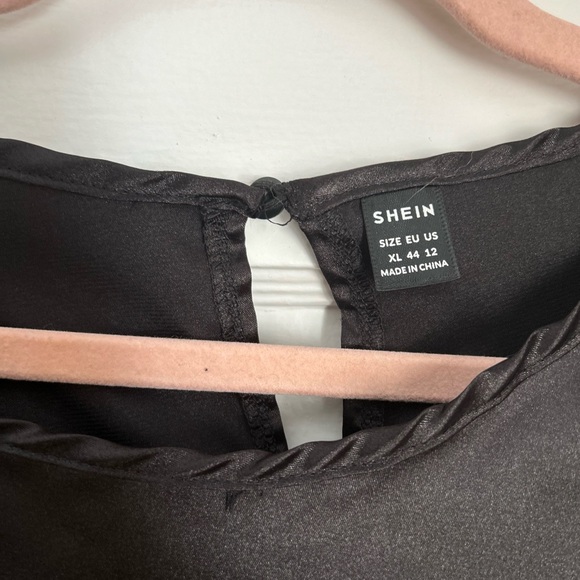 NWOT Women's Shein Black Satin-like Short Sleeve Blouse - Size XL - Picture 3 of 13